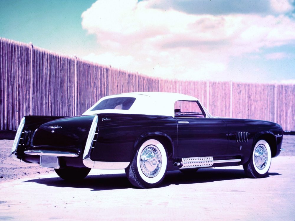 1955_Ghia_Chrysler_Falcon_03.thumb.jpg.167f4393150f544956dbf514346f6213.jpg