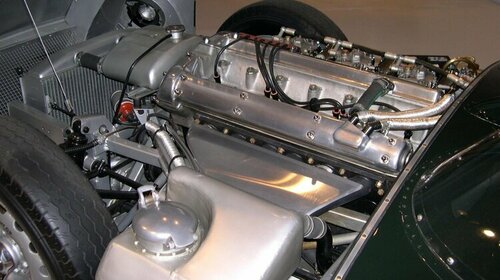 1955_Jaguar_XKD_engine.thumb.jpg.f4935cca5815879e2baa490b934508f7.jpg