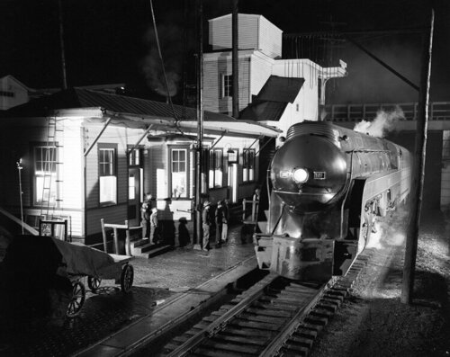 Train__2_arrives_at_the_Waynesboro_Station,_Waynesboro,_Virgnia,_April_14,_1955..jpeg