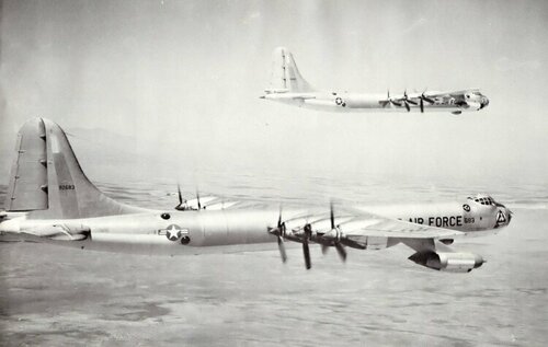 6th_Bombardment_Wing_Convair_B-36F-5-CF_Peacemakers_49-2683_and_49-2680.jpg