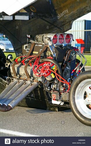 massive-v8-supercharged-drag-racing-engine-as-seen-in-an-australian-A6B6MN.jpg