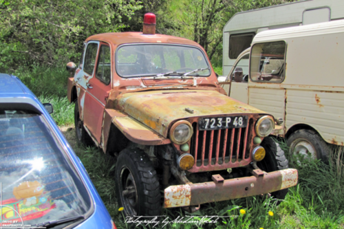 Willys-Jeep-MB-with-Renault-R4-body-conversion-01.png.0be1a6d216f71d999945175d8eb77ebe.png