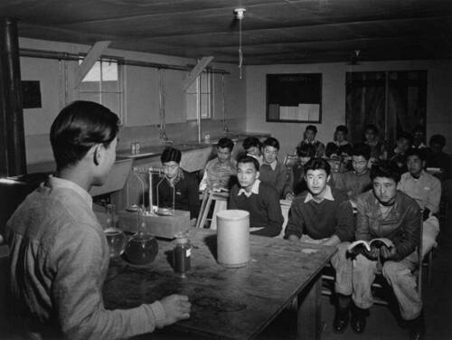 1445707344_manzanar-internment-camp-photographs(12).jpg.88c89ee6df4ec8b22762f5dc7ee47a93.jpg