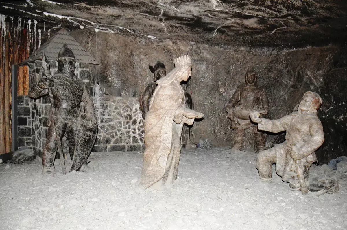 kinga-who-is-the-patroness-of-the-miners-alongwith-other-salt-sculptures.webp