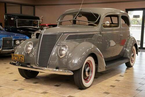 1937-ford-tudor-slantback-sedan.jpg